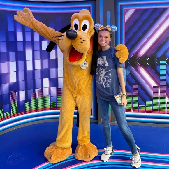 Meet your Posher, Catera - Picture 2 of 5